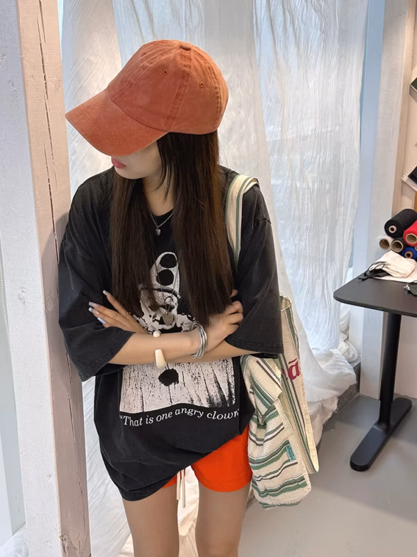 優質感的小丑T恤