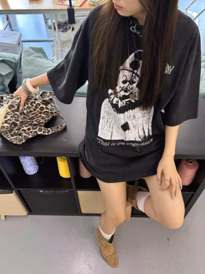優質感的小丑T恤