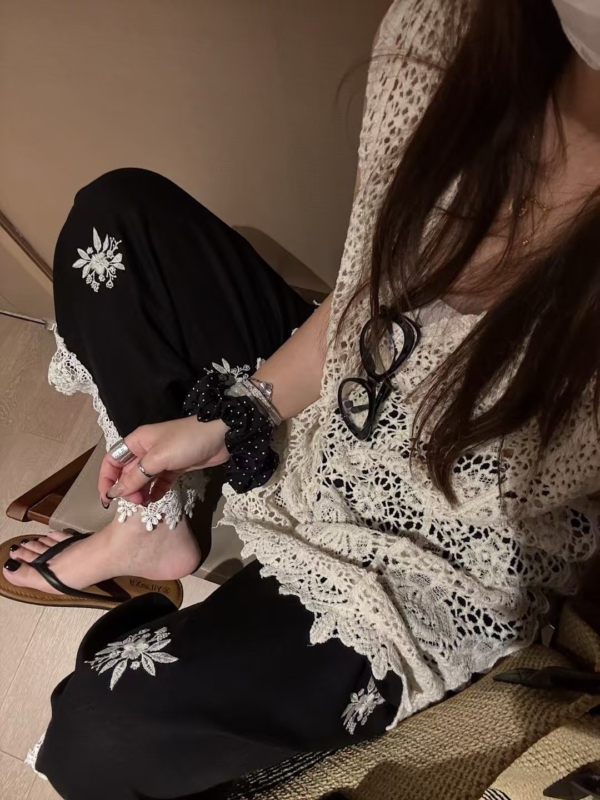亞麻勾花刺繡九分褲
