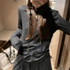 萊賽爾露背長袖短裙套裝