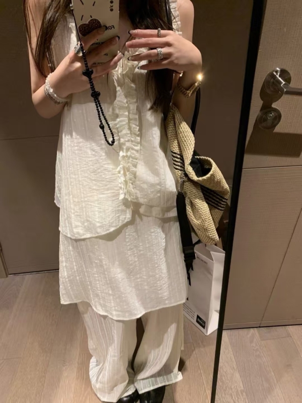 無袖波點花邊吊帶上衣