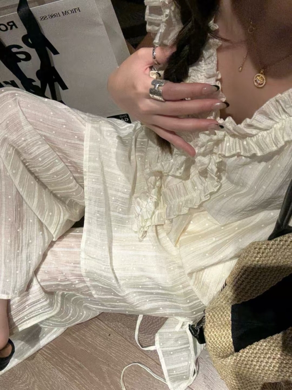 無袖波點花邊吊帶上衣