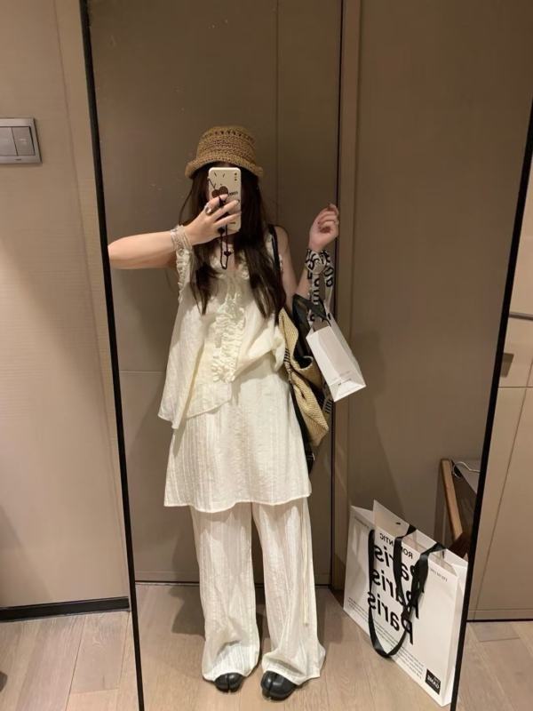 無袖波點花邊吊帶上衣