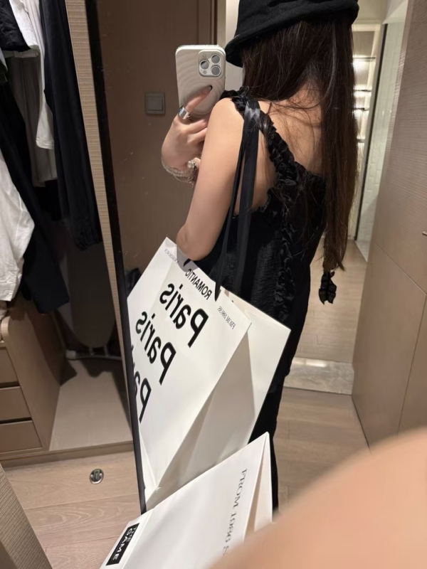 無袖波點花邊吊帶上衣