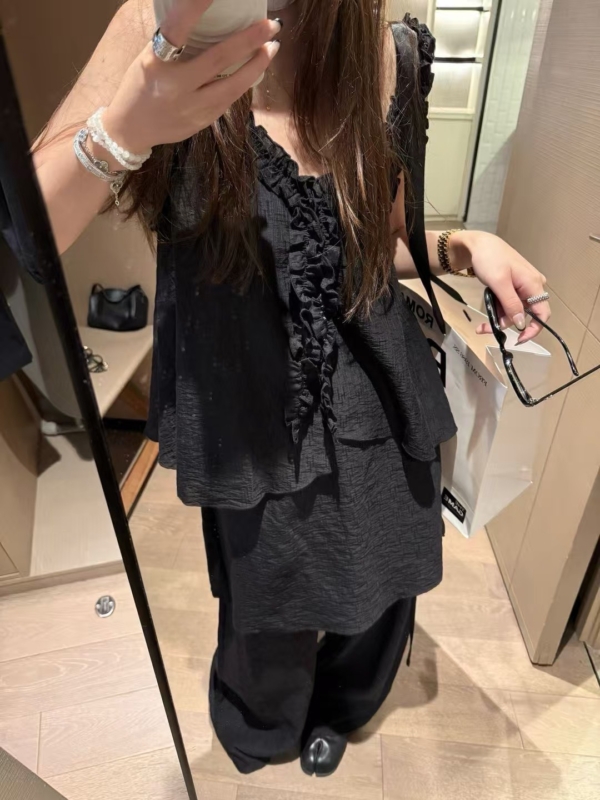 無袖波點花邊吊帶上衣